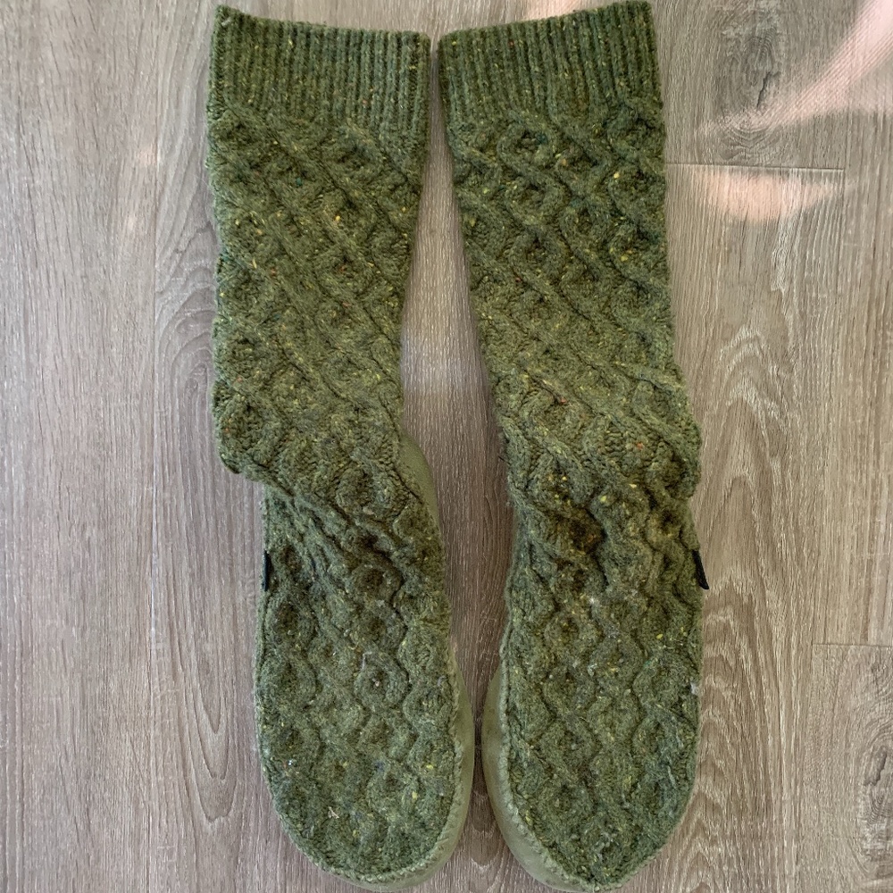 Acorn Slipper Socks (Olive Green) - Size 7.5